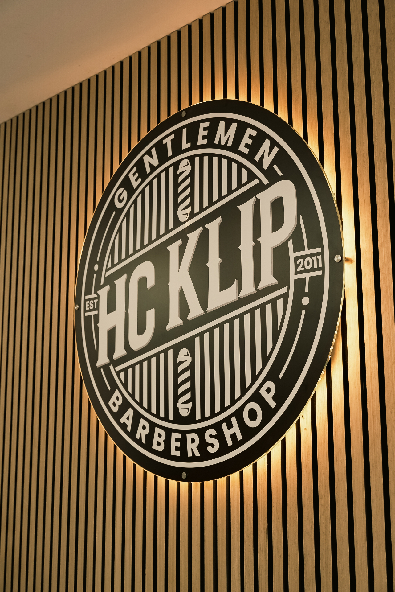 HC Klip barbershop skilt — drop-in barber i Køge